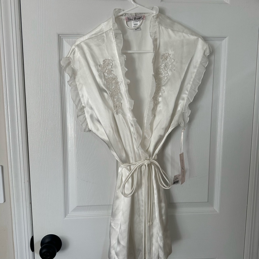 Linea Donatella White Embellished Robe with Ruffle Trim (Bride Valentine’s Day)